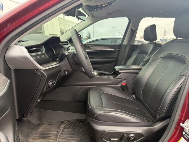 Used 2023 Jeep Grand Cherokee L Limited w/ Luxury Tech Group II AWD/4WD image 18