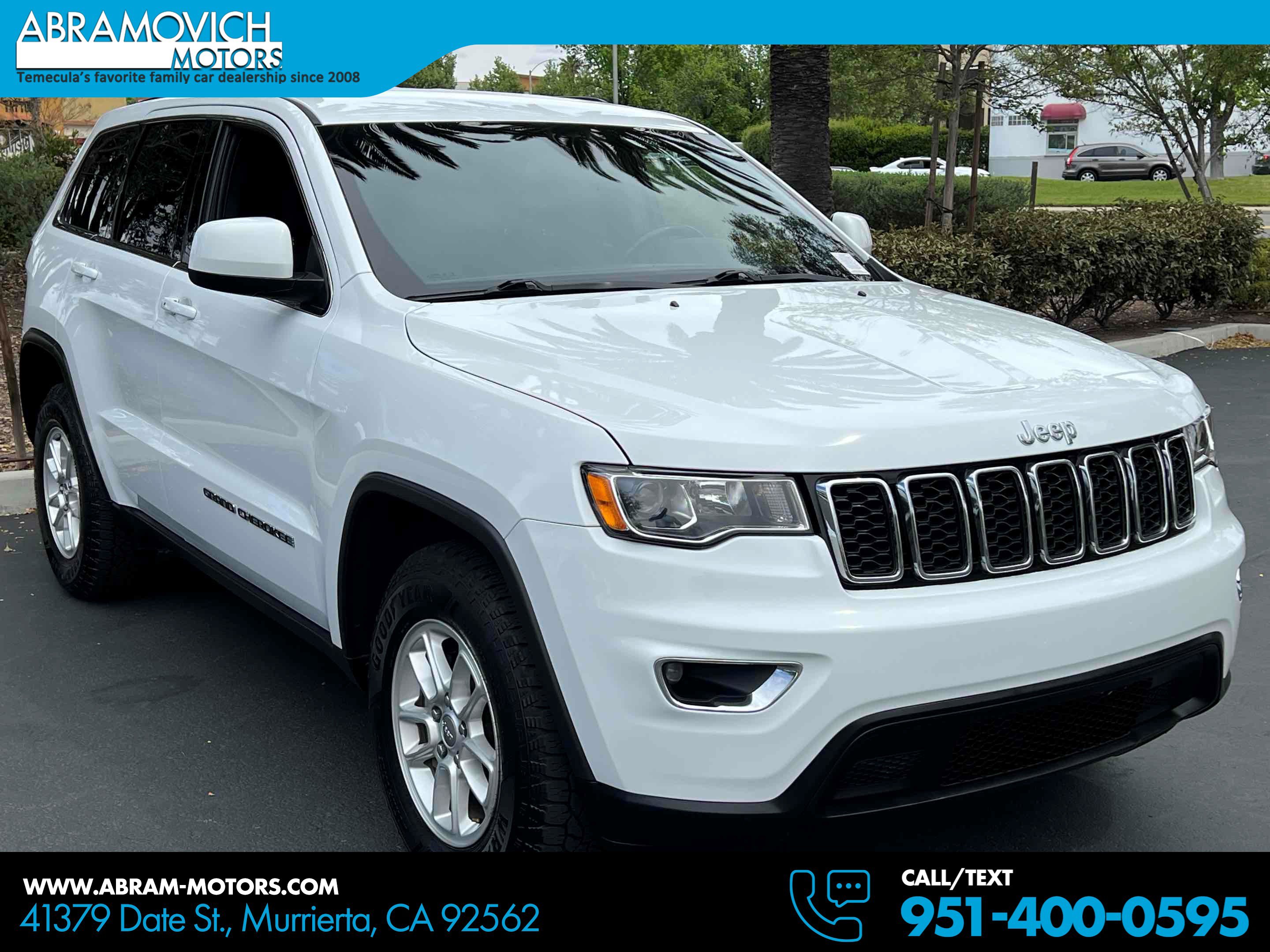 Used 2020 Jeep Grand Cherokee Laredo image 1