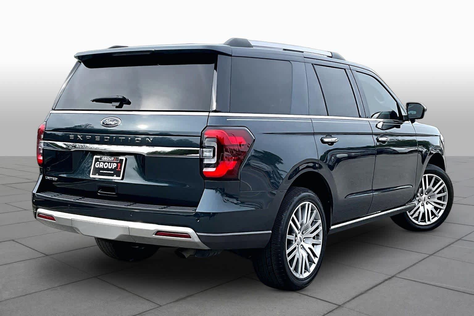 Used 2024 Ford Expedition Limited RWD image 12