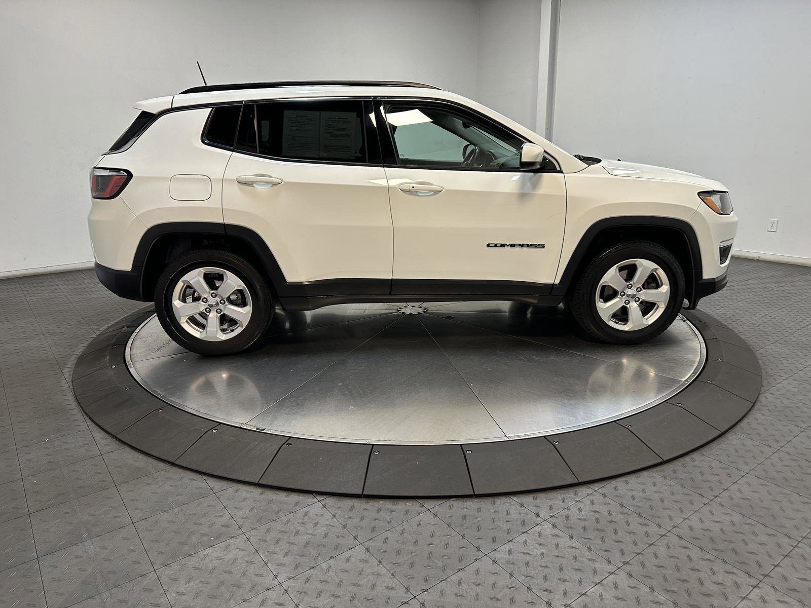Used 2019 Jeep Compass Latitude w/ Popular Equipment Group image 15