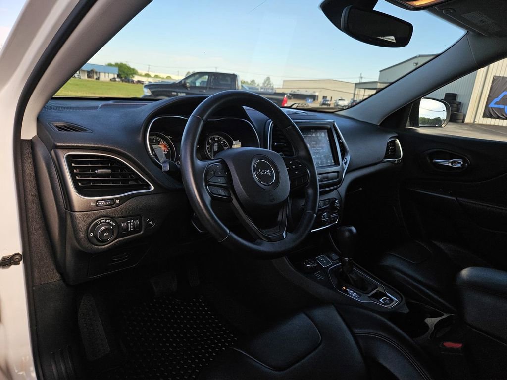Used 2019 Jeep Cherokee Trailhawk w/ Comfort/Convenience Group image 14