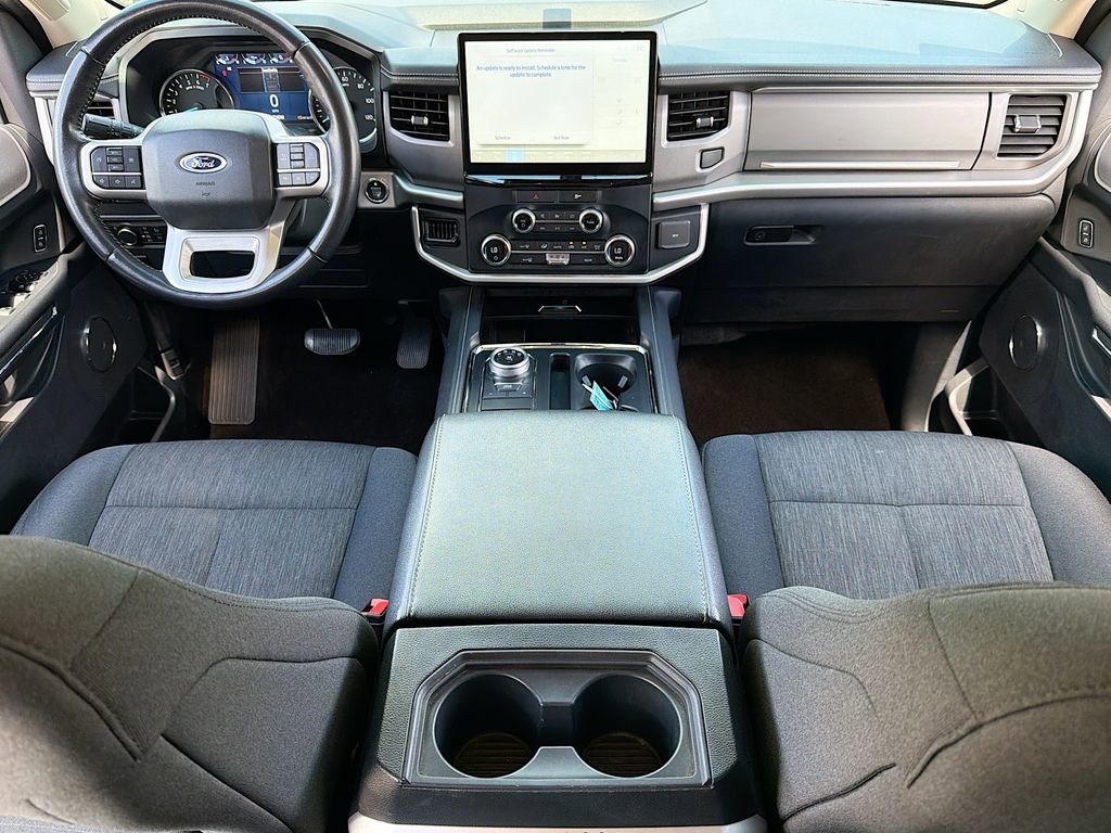 Used 2022 Ford Expedition XLT image 33