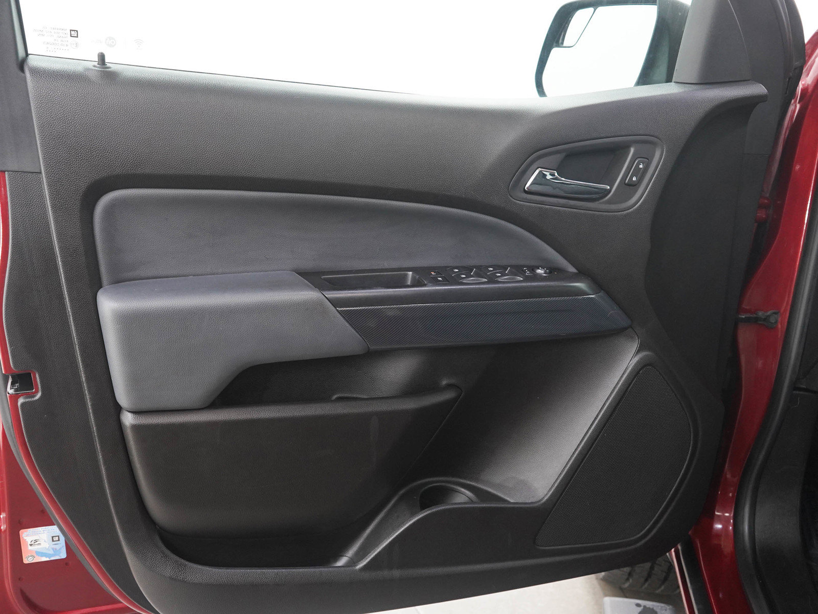 Used 2018 Chevrolet Colorado Z71 AWD/4WD image 21