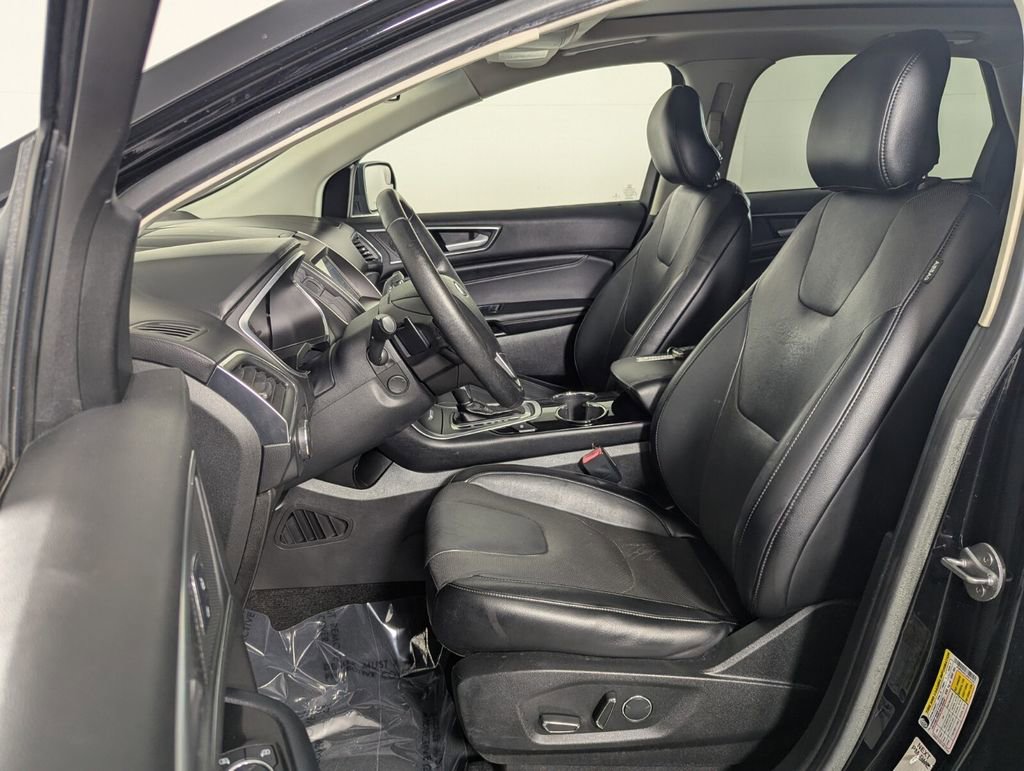 Used 2018 Ford Edge Titanium w/ Equipment Group 301A image 12