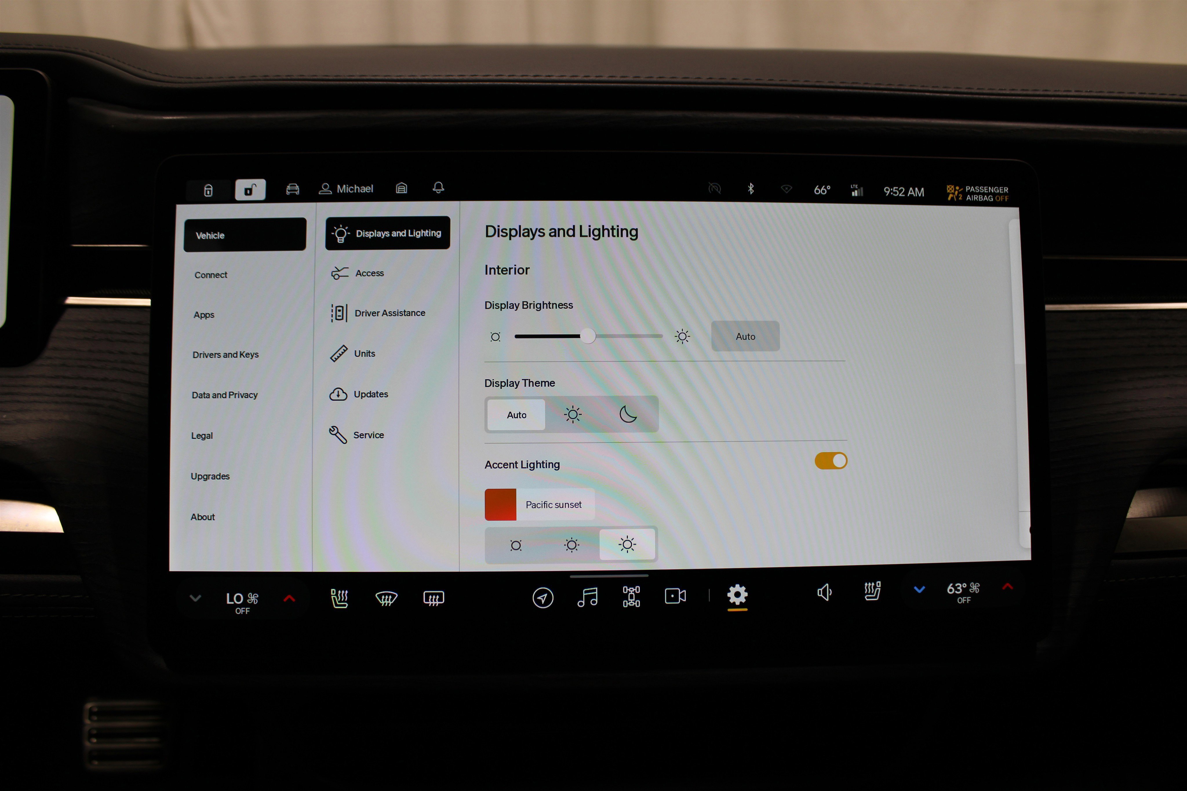 Used 2023 Rivian R1S Adventure image 16