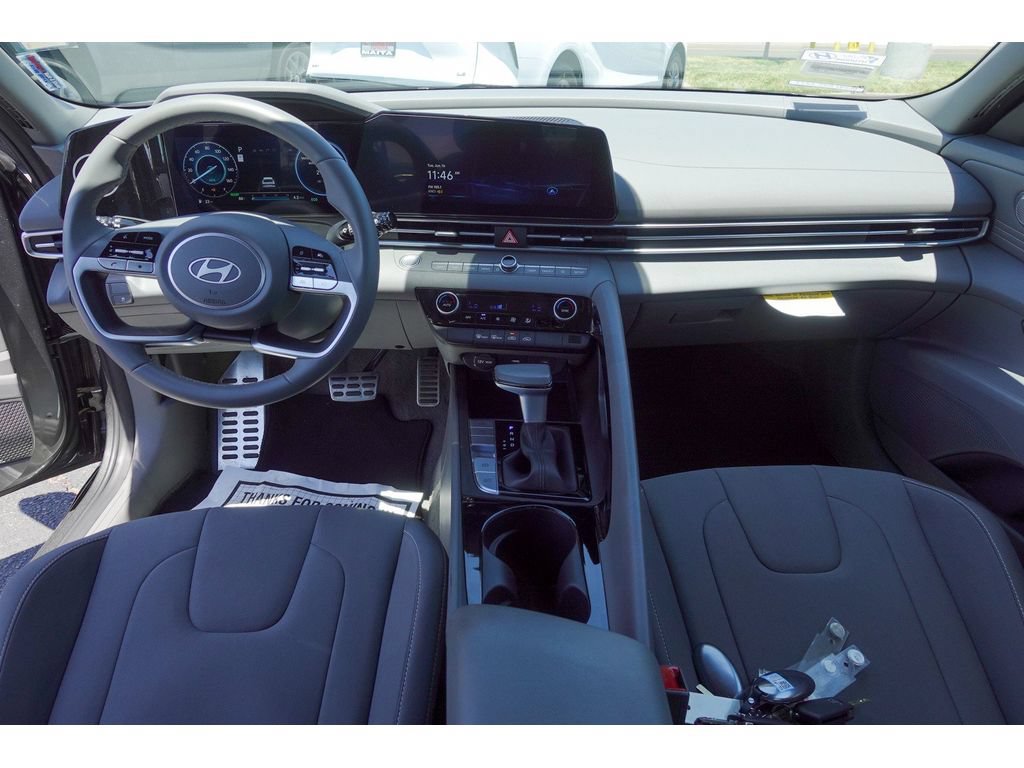 Used 2026 Hyundai Elantra SEL FWD image 25