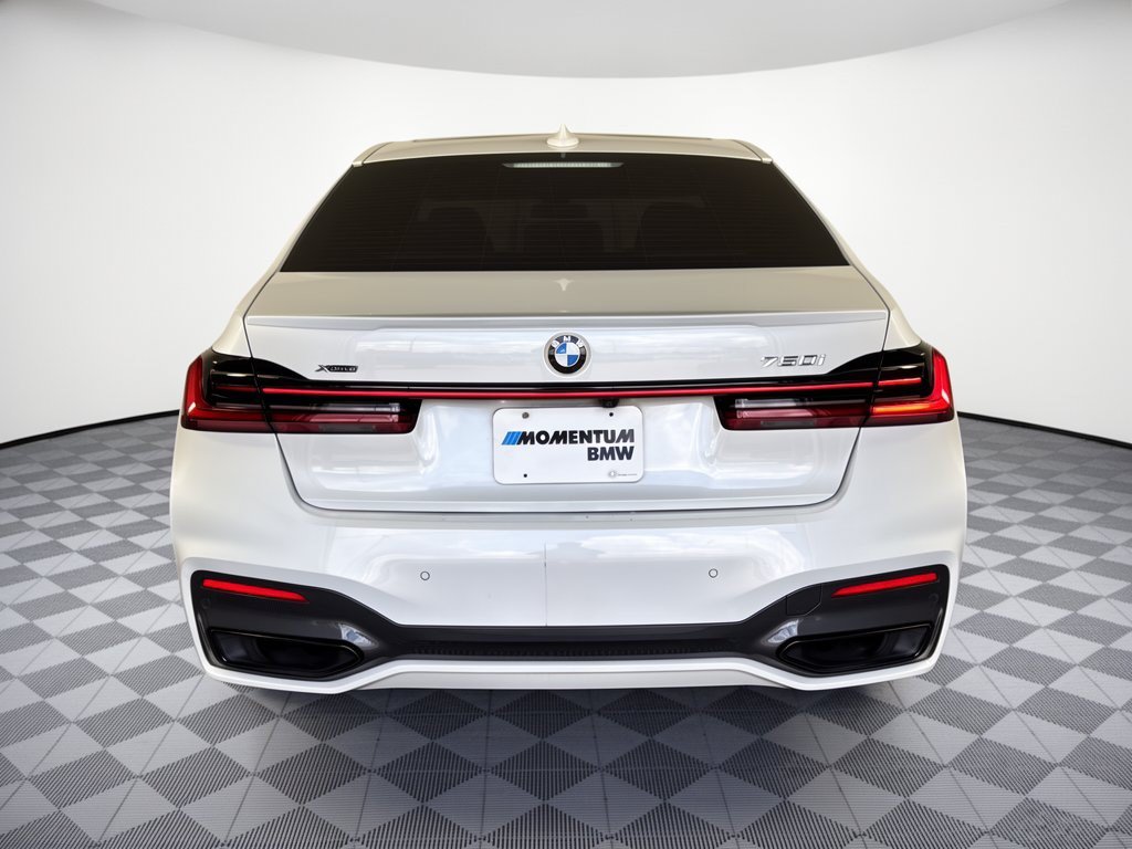 Used 2022 BMW 750i xDrive w/ Luxury Rear Seating Package AWD/4WD image 11