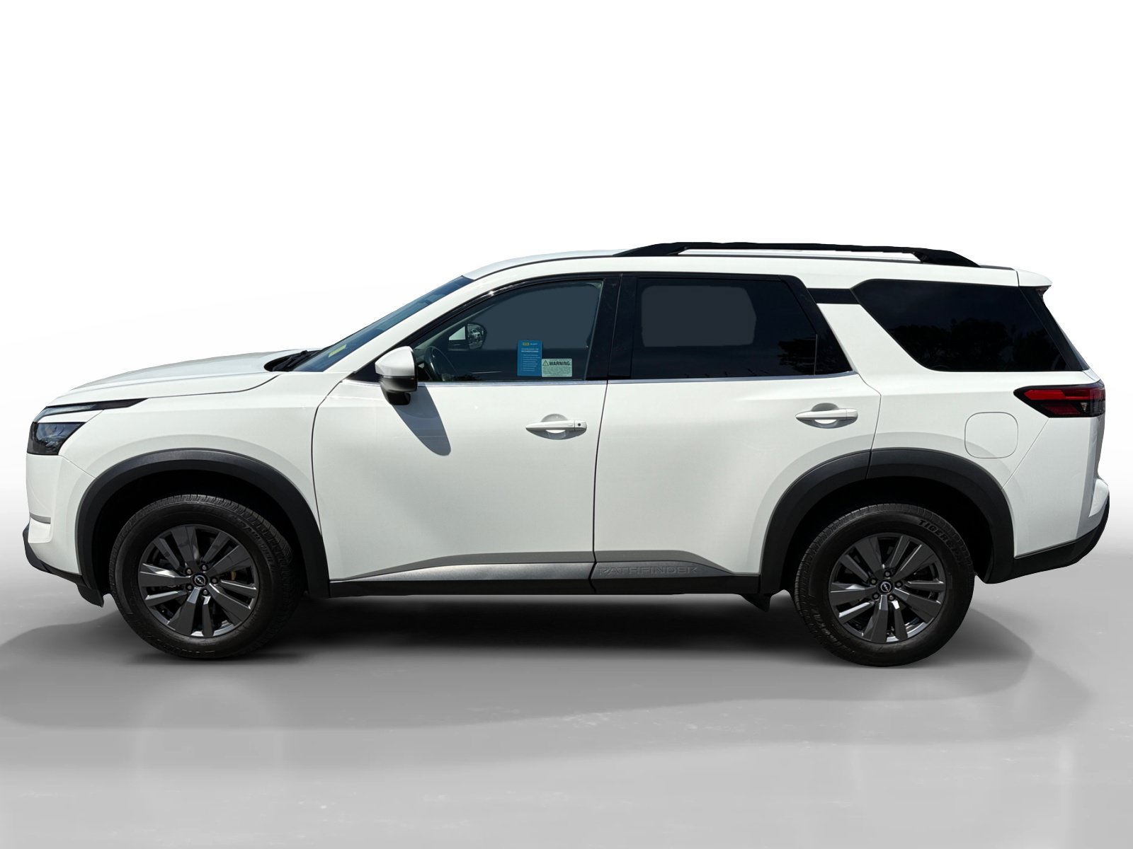 Used 2025 Nissan Pathfinder SV AWD/4WD image 2
