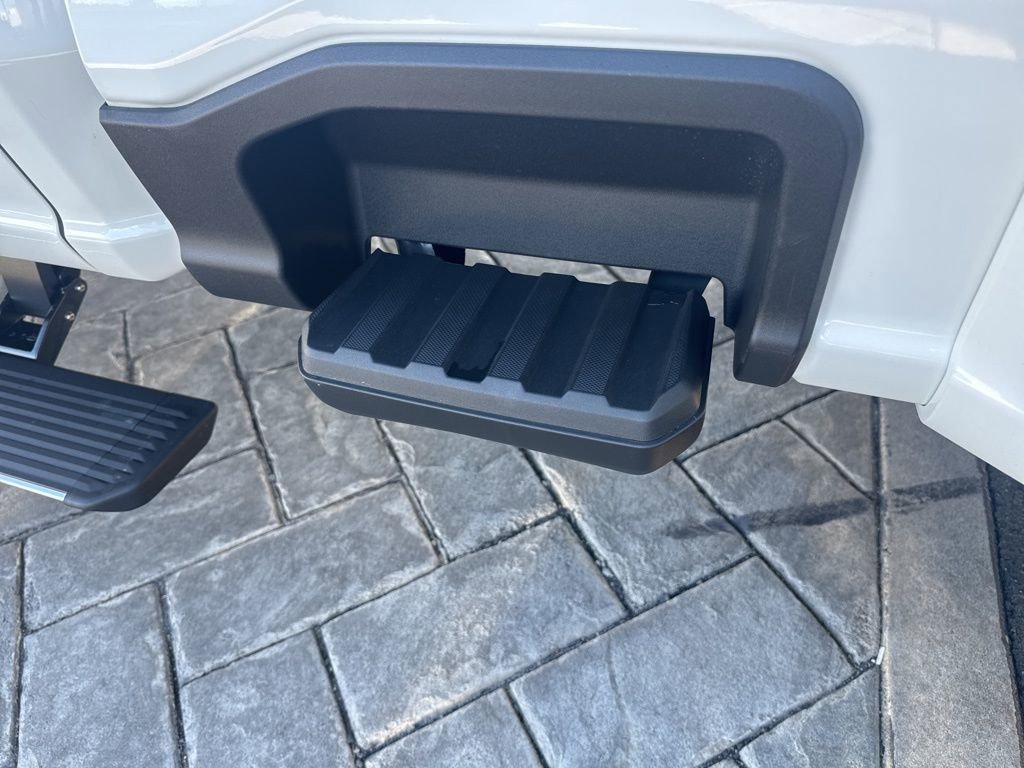 Used 2026 Ford F450 Platinum w/ FX4 Off-Road Package image 13