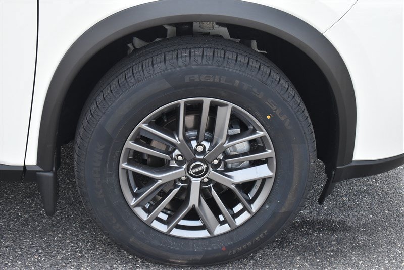 Used 2024 Nissan Rogue S AWD/4WD image 3