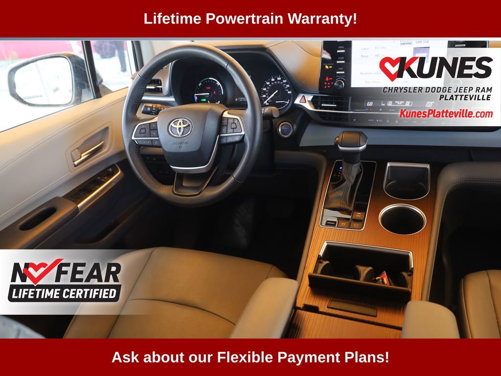 Used 2024 Toyota Sienna XLE image 23