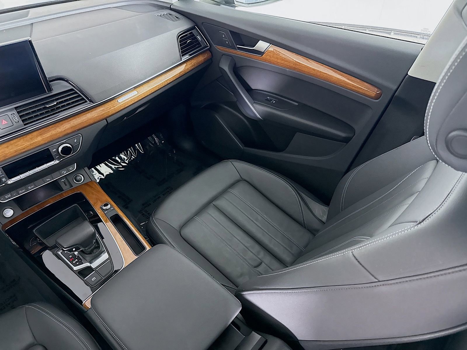 Used 2023 Audi Q5 2.0T Premium w/ Convenience Package image 23