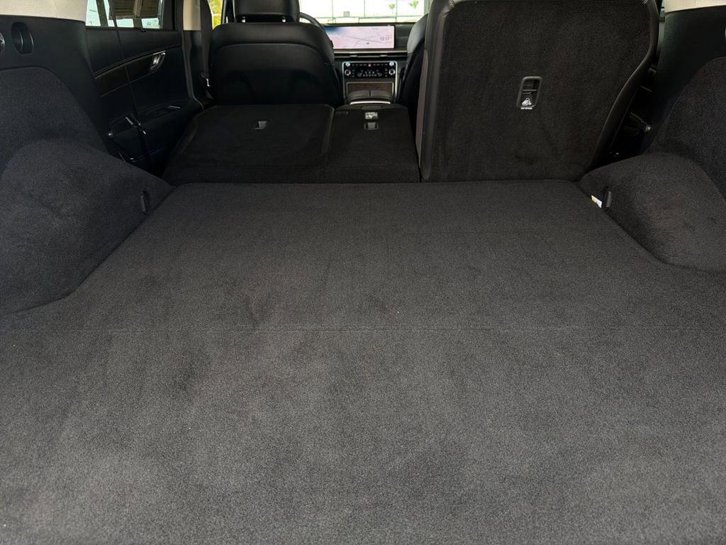 Used 2025 Genesis GV80 2.5T Select image 16