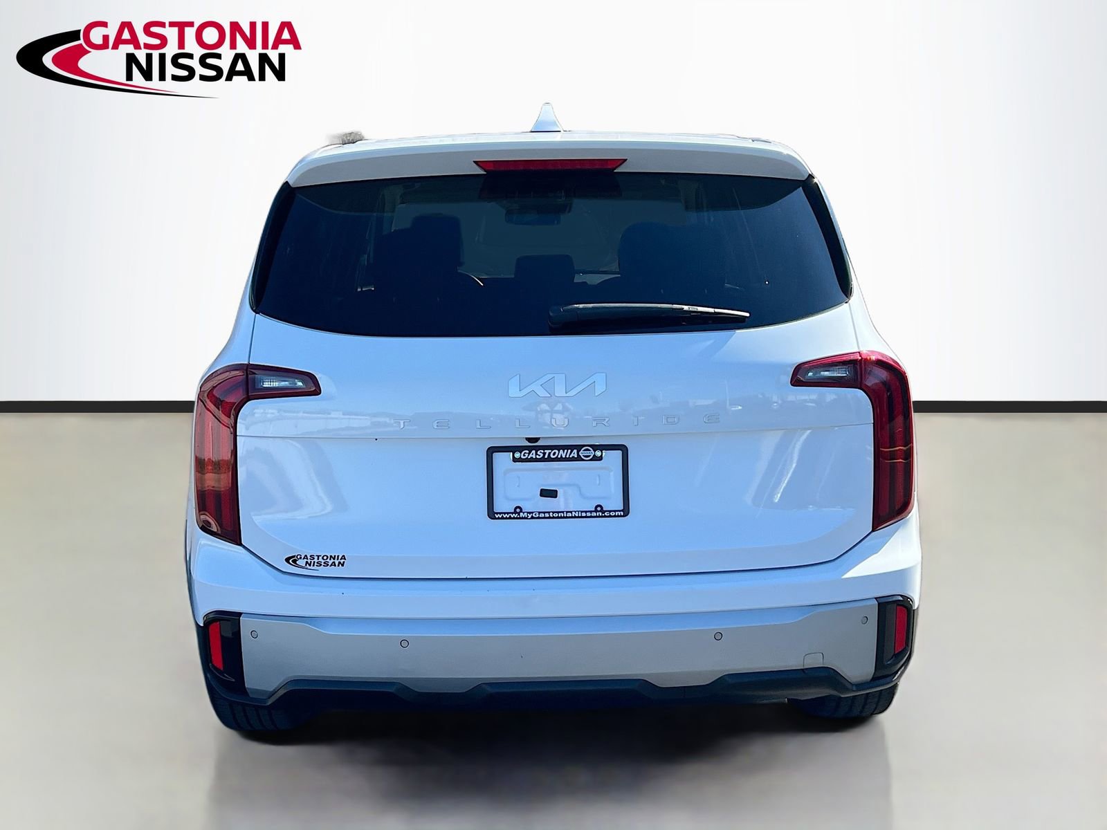 Used 2023 Kia Telluride LX image 7