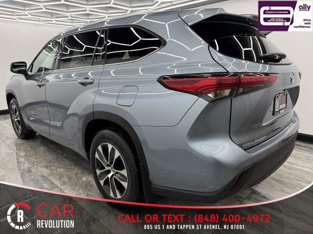 Used 2021 Toyota Highlander XLE image 4