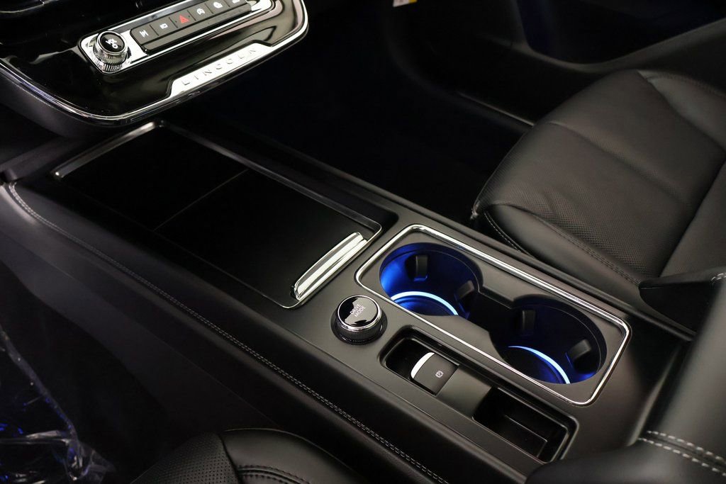 New 2026 Lincoln Corsair Reserve w/ Jet Appearance Package FWD image 9
