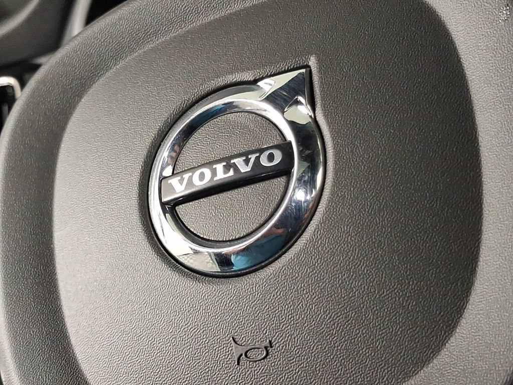 Certified 2023 Volvo XC60 B5 Plus w/ Climate Package AWD/4WD image 32