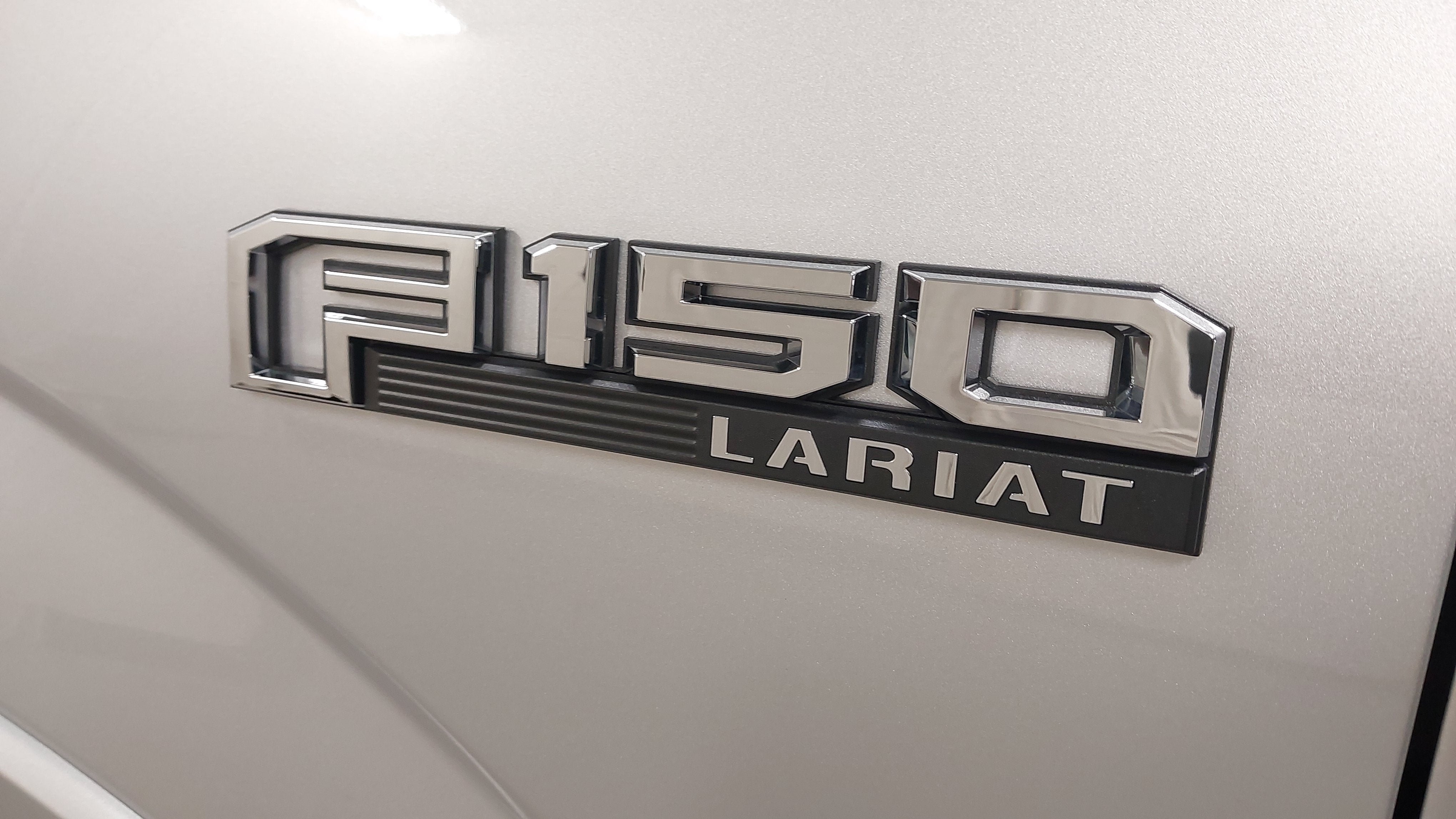 Used 2016 Ford F150 Lariat w/ Equipment Group 502A Luxury AWD/4WD image 17