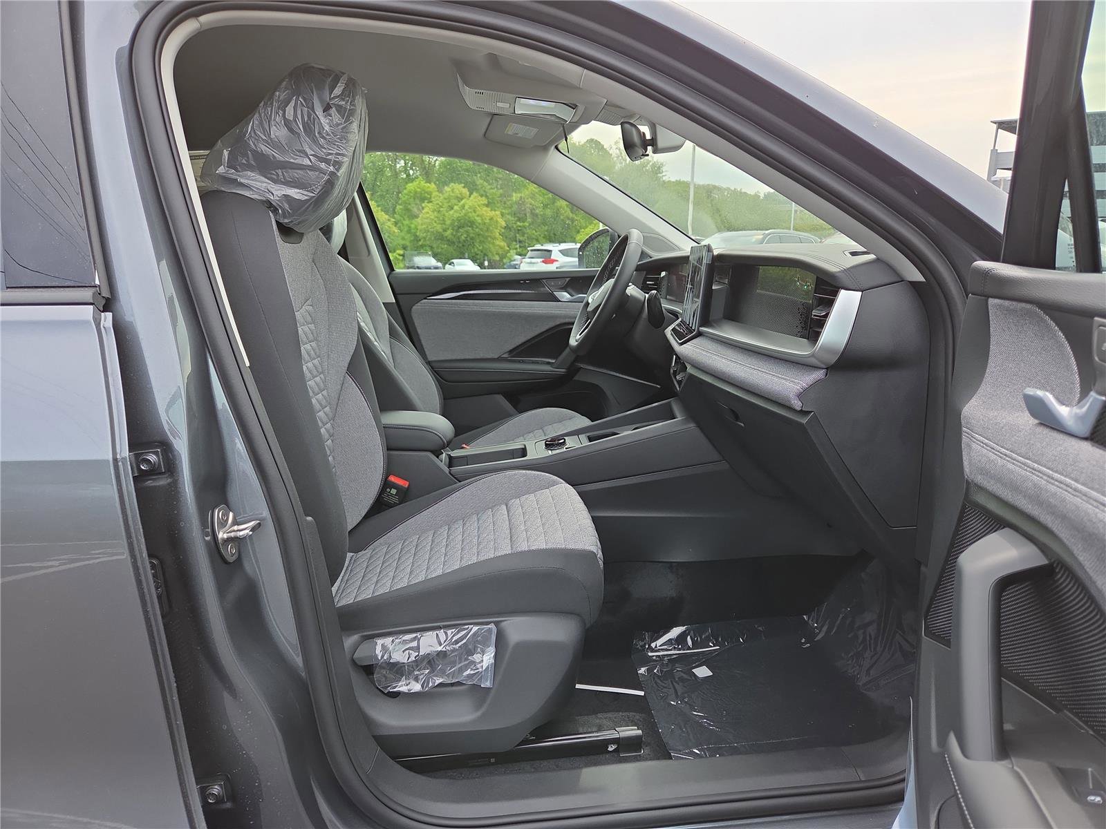 New 2026 Volkswagen Tiguan S AWD/4WD image 24