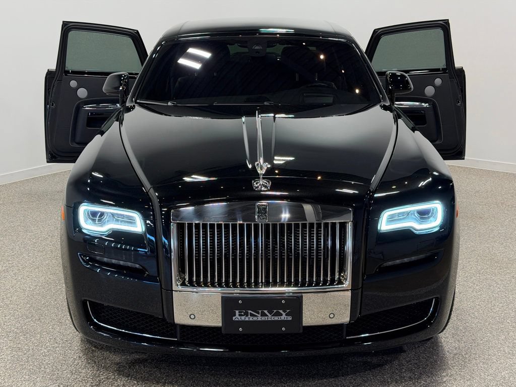Used 2017 Rolls-Royce Ghost RWD image 32