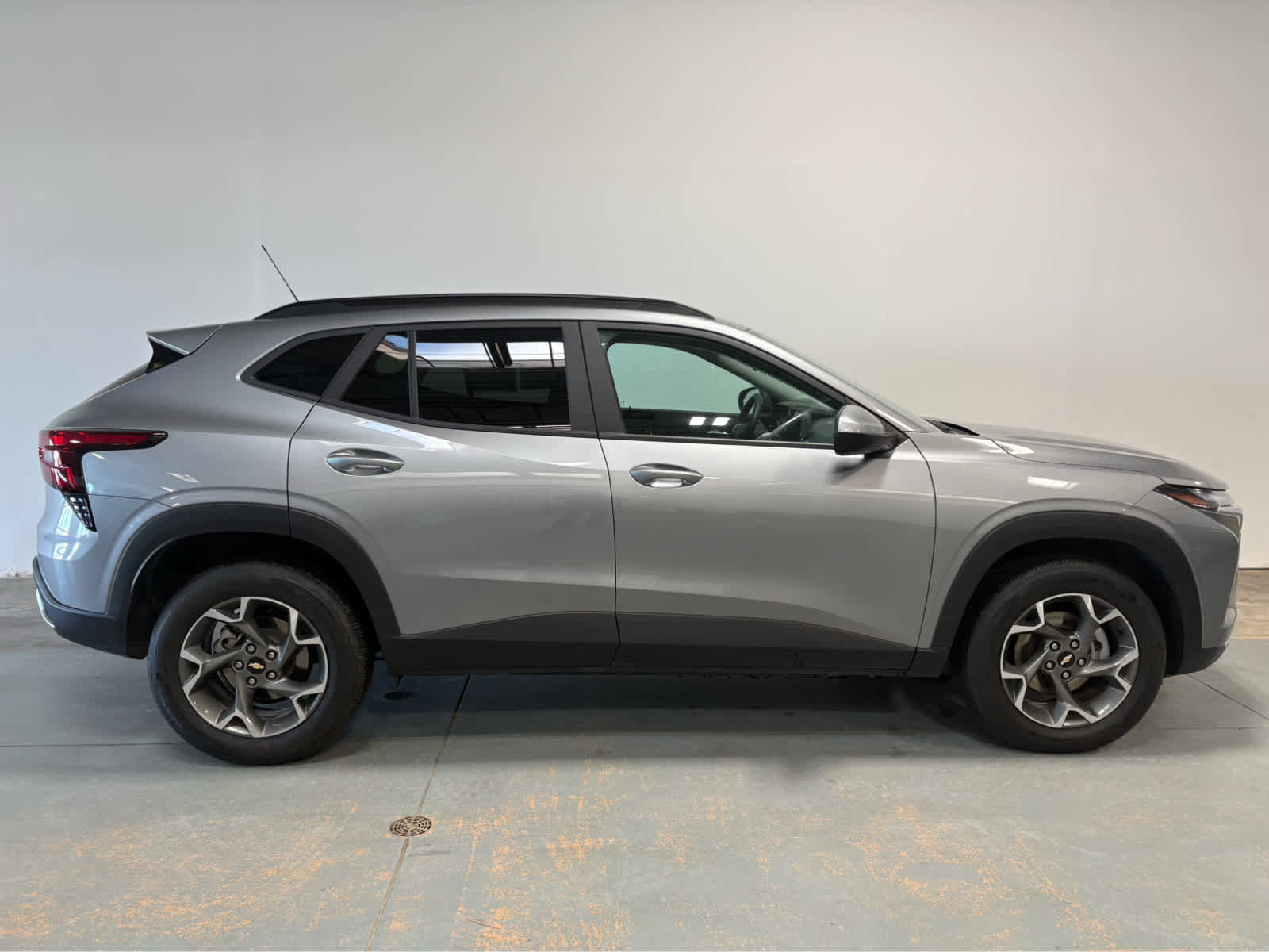 Certified 2025 Chevrolet Trax LT w/ LT Convenience Package image 7