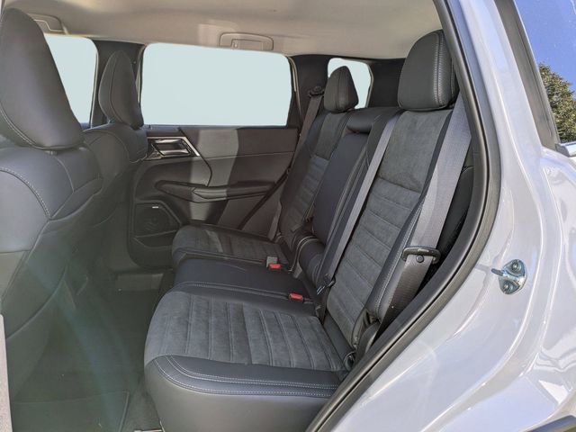 New 2026 Mitsubishi Outlander SE image 15