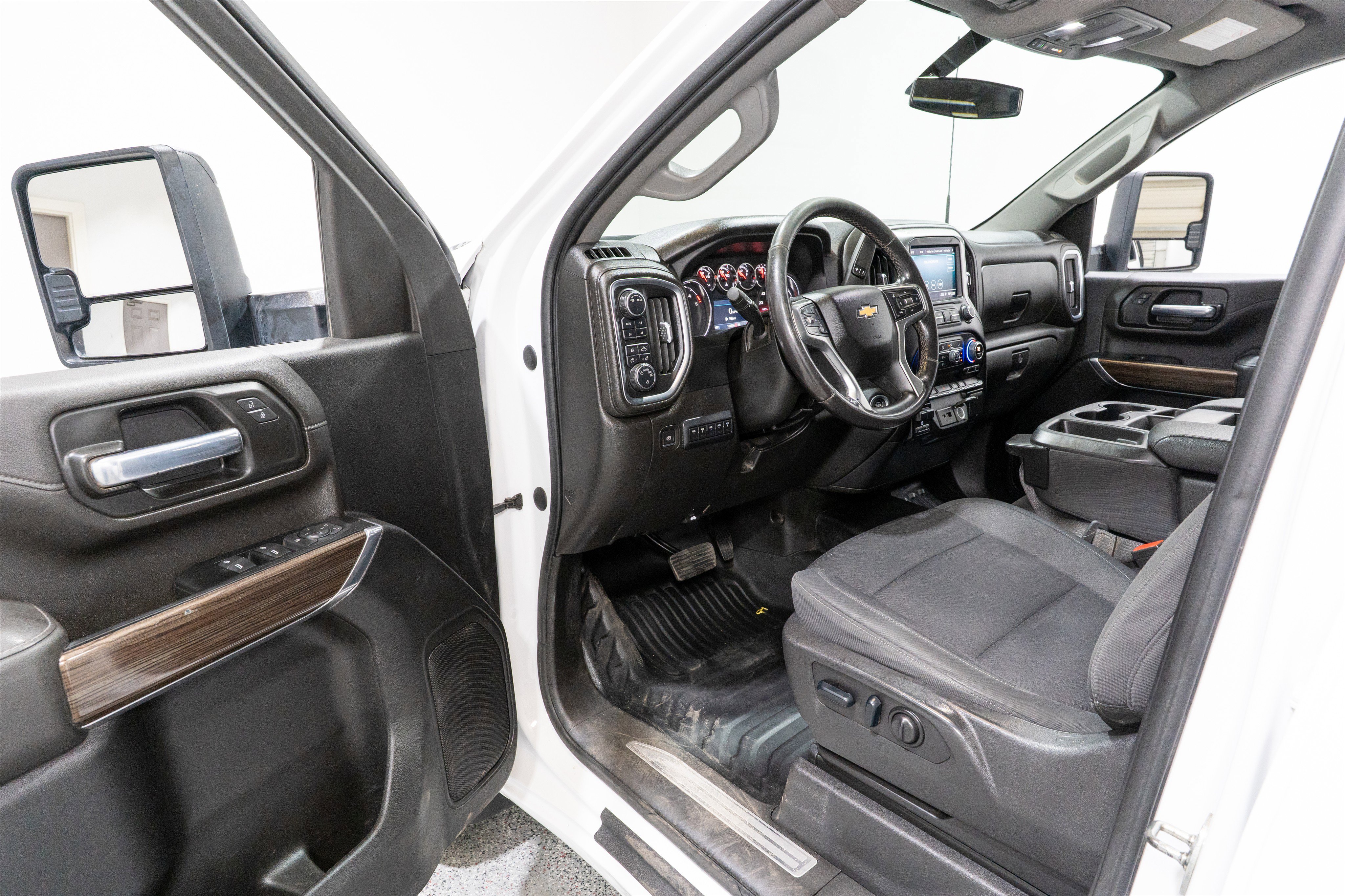 Used 2022 Chevrolet Silverado 3500 LT w/ Convenience Package AWD/4WD image 12