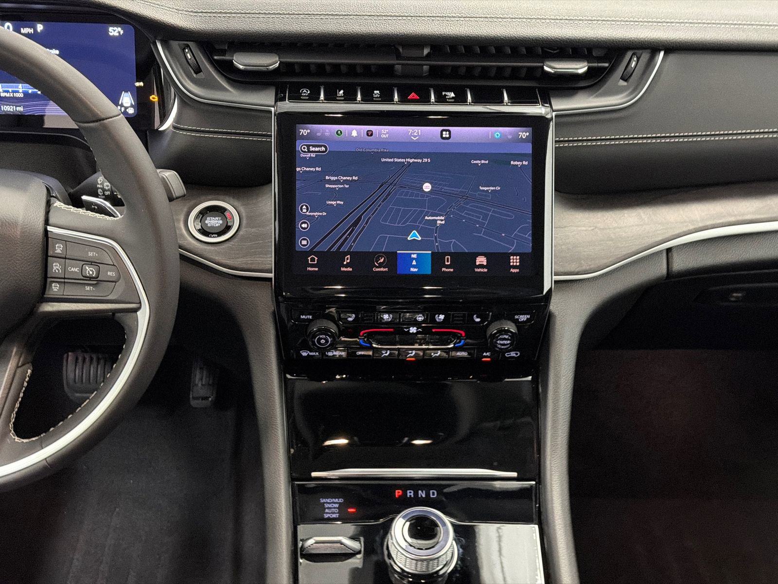 Used 2023 Jeep Grand Cherokee L Limited w/ Luxury Tech Group II image 22