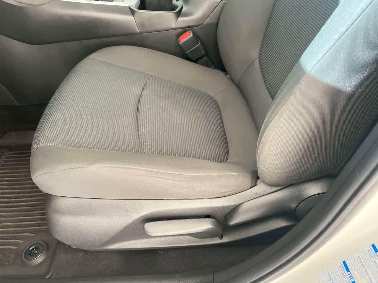 Certified 2022 Toyota RAV4 LE AWD/4WD image 12