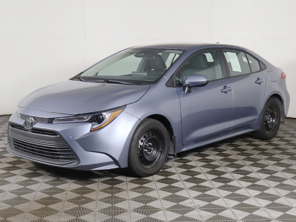 Used 2025 Toyota Corolla LE FWD image 6