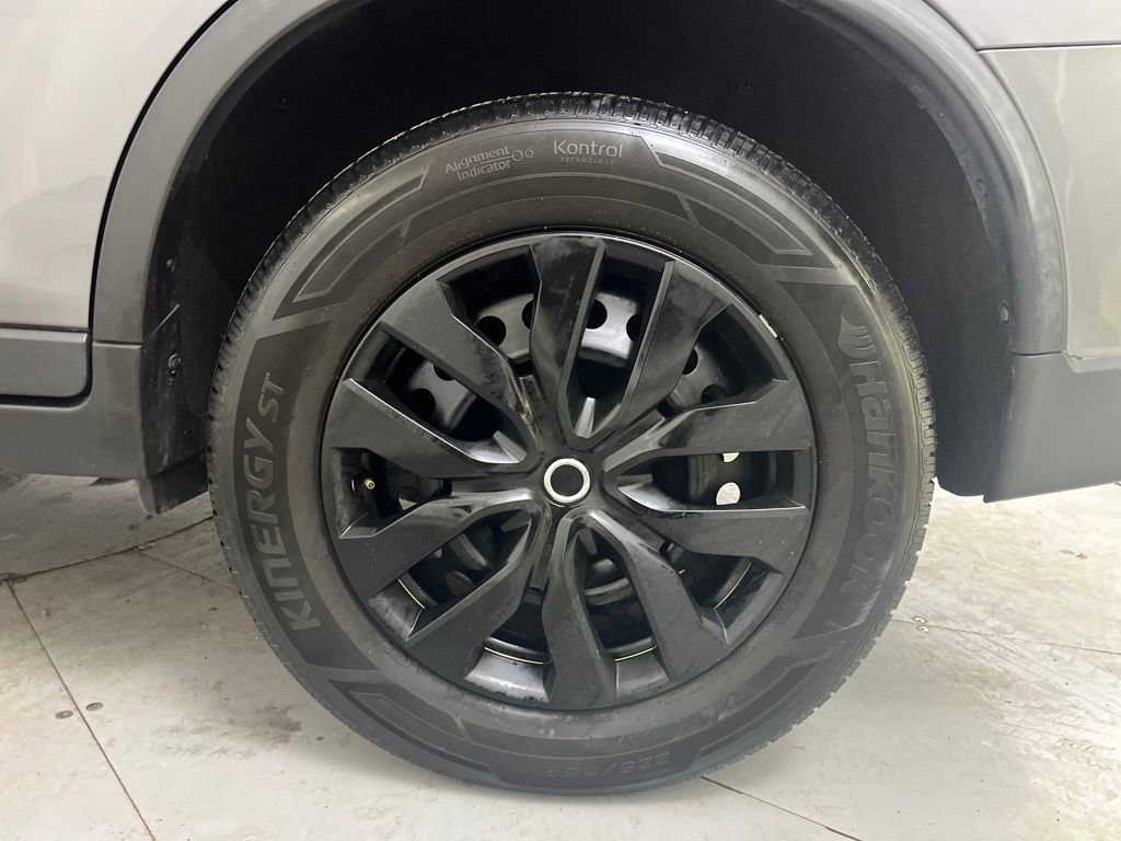 Used 2019 Nissan Rogue S image 16