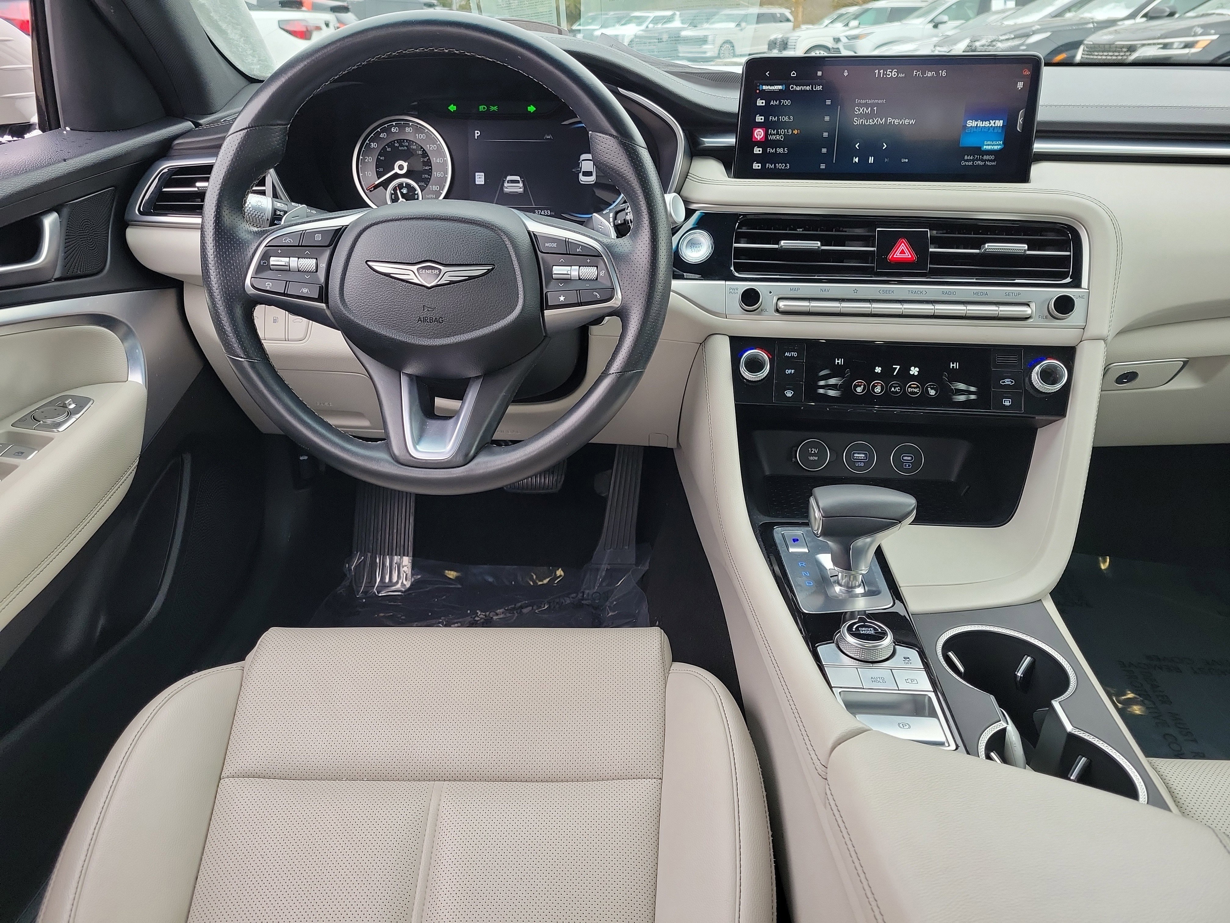 Used 2024 Genesis G70 2.5T image 10