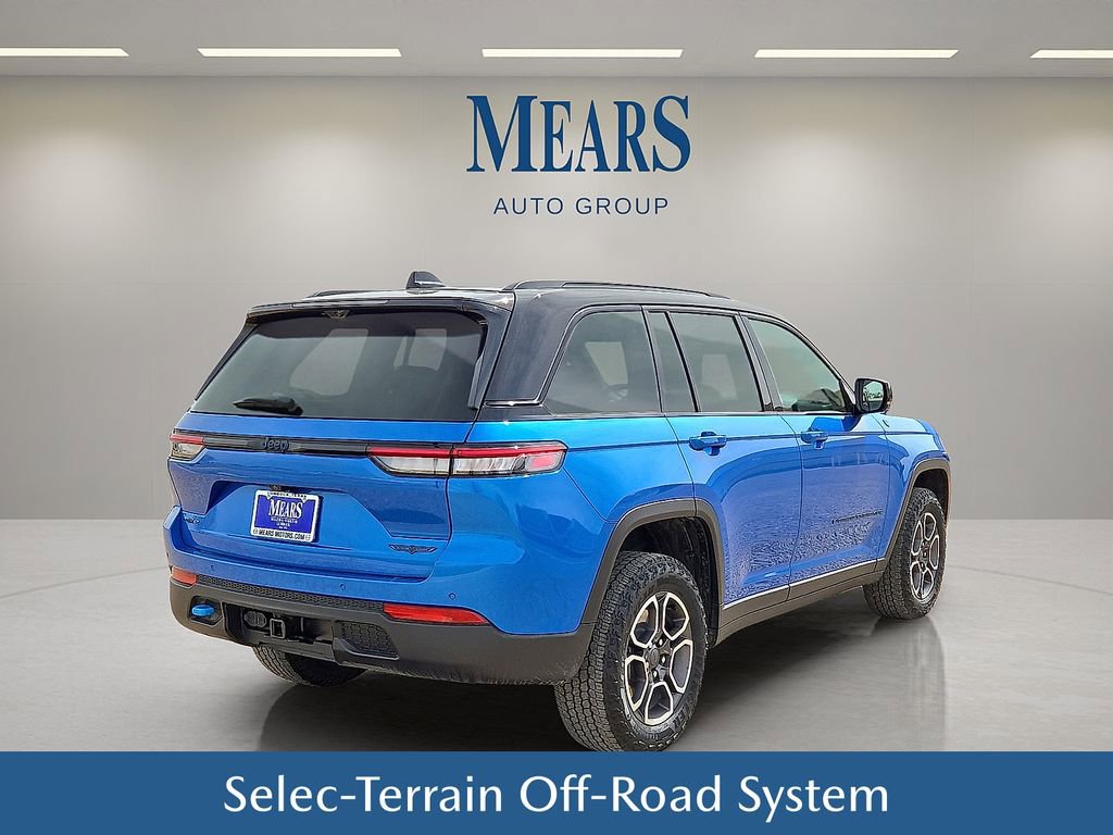 Used 2023 Jeep Grand Cherokee Trailhawk w/ Advanced Protech Group II AWD/4WD image 6