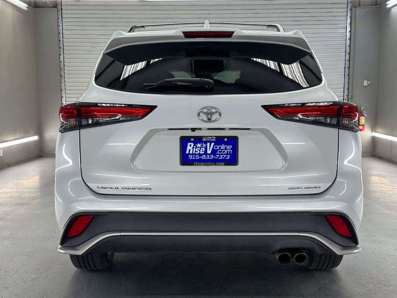 Used 2023 Toyota Highlander XSE AWD/4WD image 6