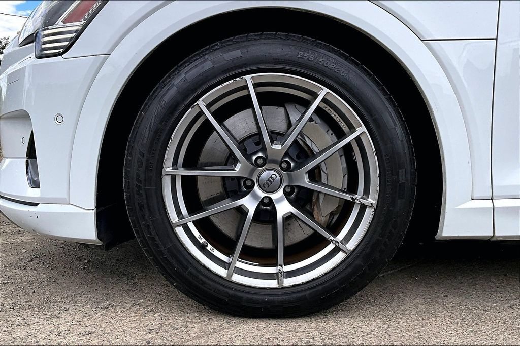 Used 2019 Audi e-tron Prestige AWD/4WD image 12