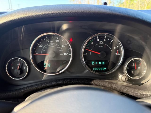 Used 2017 Jeep Wrangler Unlimited Rubicon w/ Connectivity Group image 7