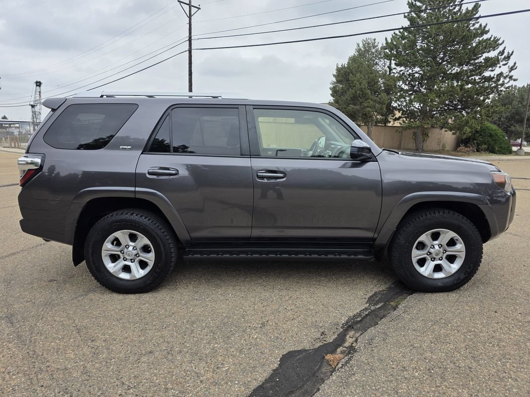 Used 2016 Toyota 4Runner SR5 AWD/4WD image 8