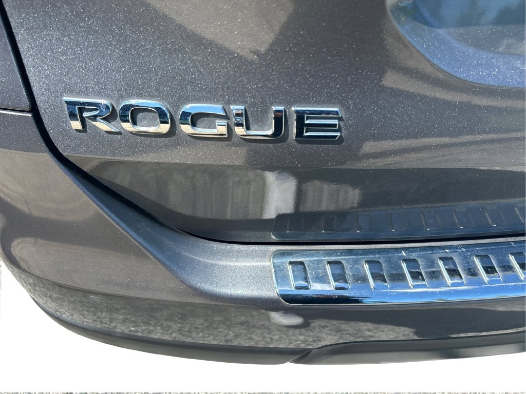 Used 2016 Nissan Rogue SL w/ SL Premium Package FWD image 28