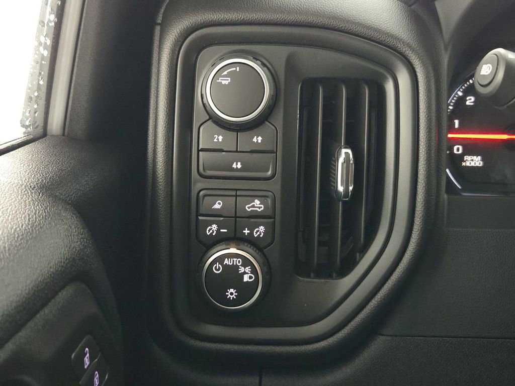 Used 2026 Chevrolet Silverado 2500 Custom w/ Custom Value Package image 23