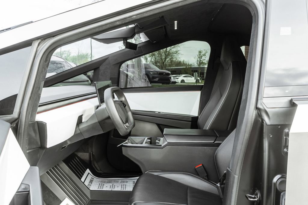 Used 2024 Tesla Cybertruck AWD Crew Cab image 25
