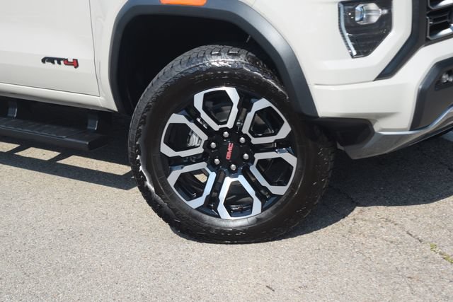 Used 2026 GMC Canyon AT4 w/ Technology Plus Package AWD/4WD image 31