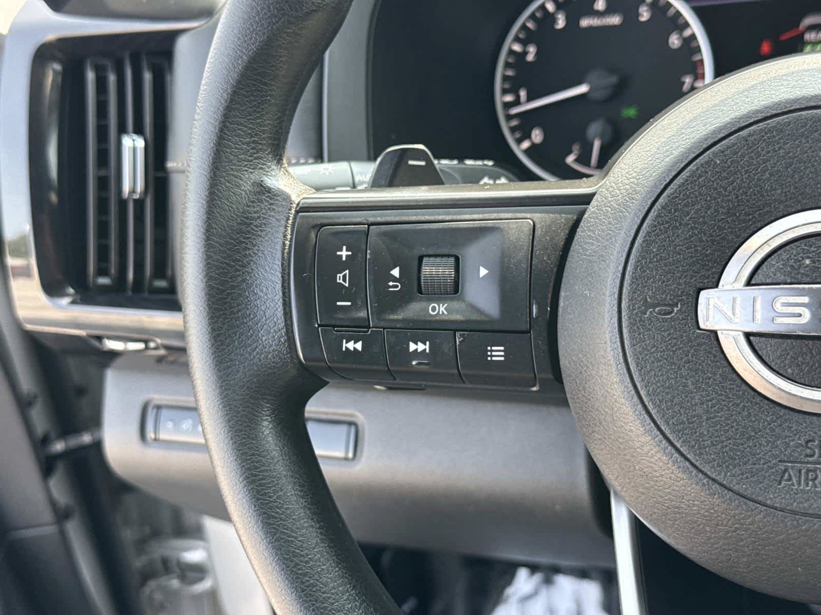 Used 2024 Nissan Pathfinder S AWD/4WD image 23