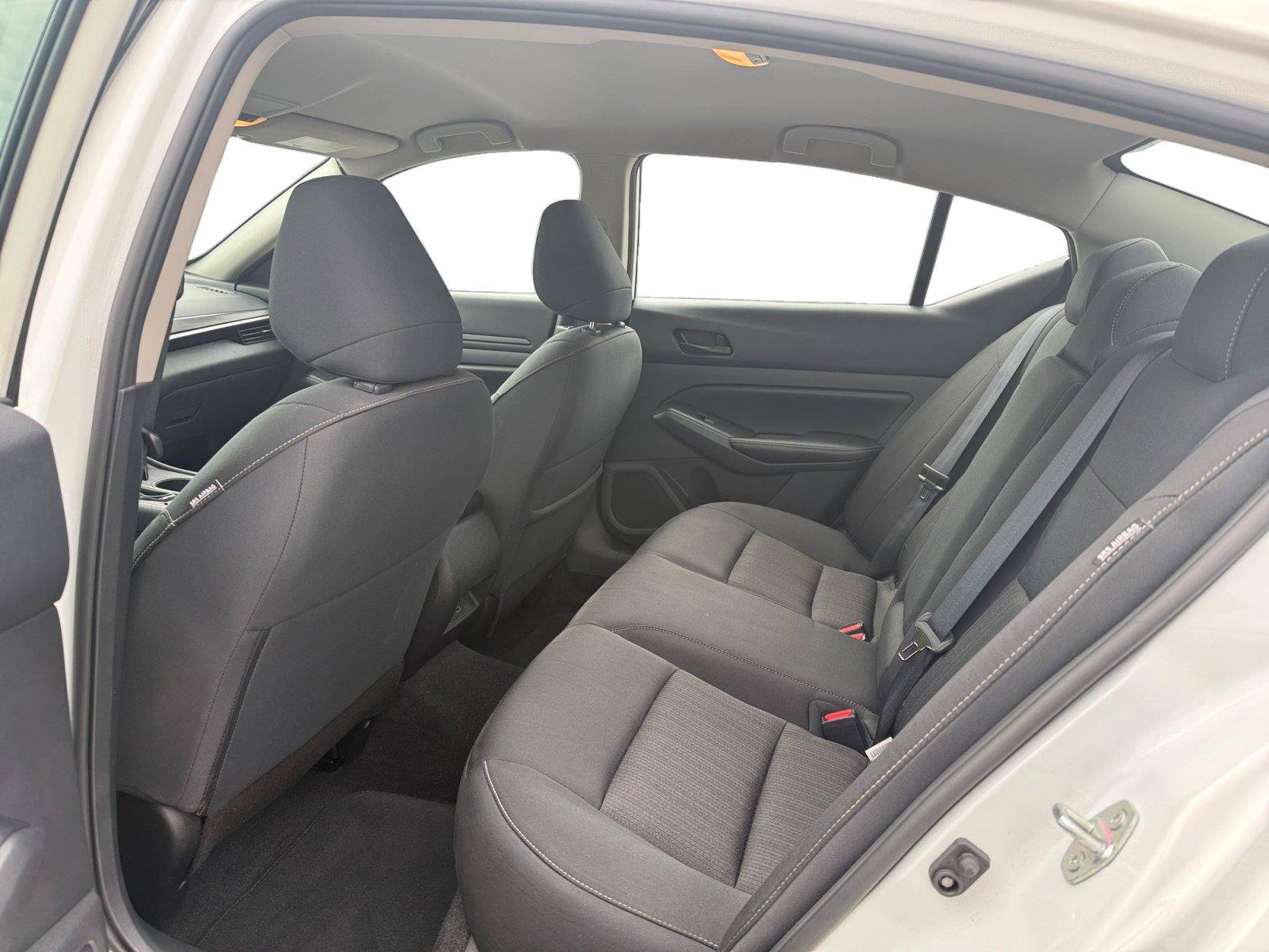 Used 2025 Nissan Altima 2.5 SV FWD image 19