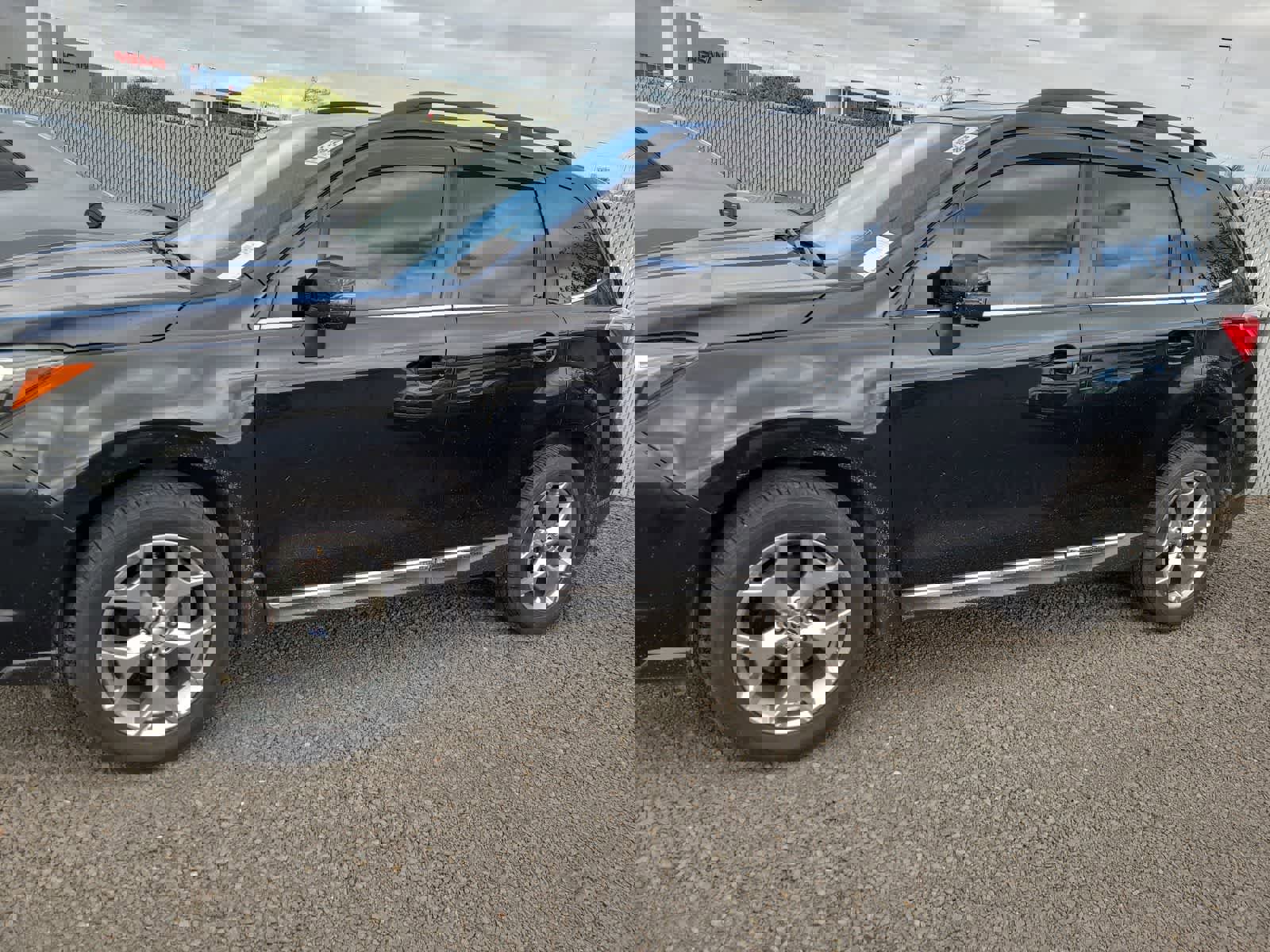 Used 2017 Subaru Forester 2.5i Touring image 2