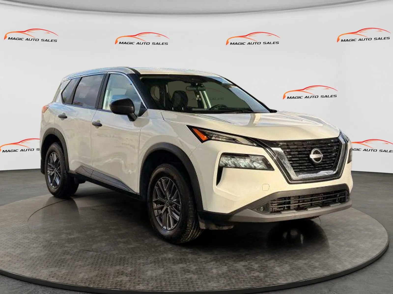 Used 2023 Nissan Rogue S AWD/4WD image 4