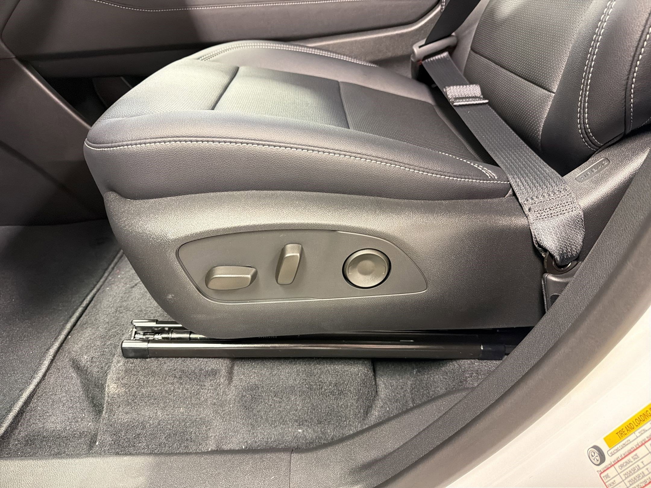 New 2026 Chevrolet Traverse LT image 12