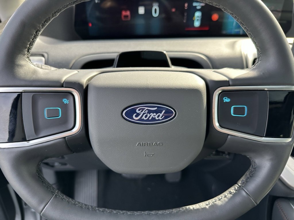 Used 2025 Ford Expedition Active image 29