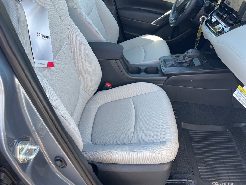 Used 2026 Toyota Corolla Cross L image 19