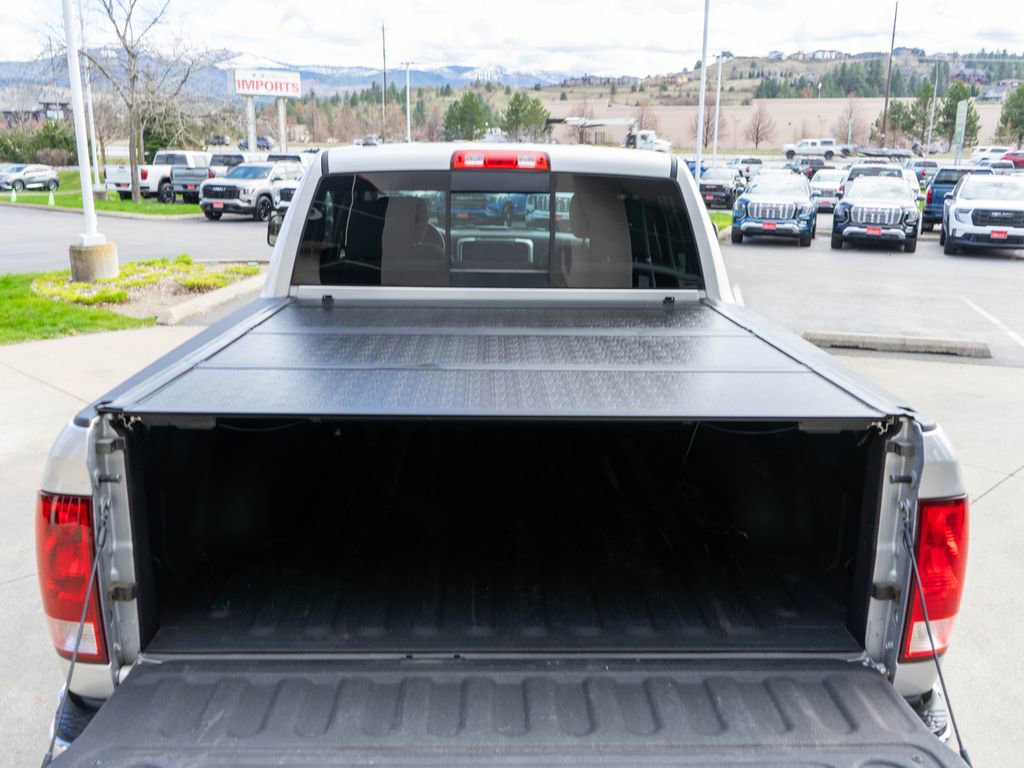 Used 2017 RAM 1500 Classic SLT image 31