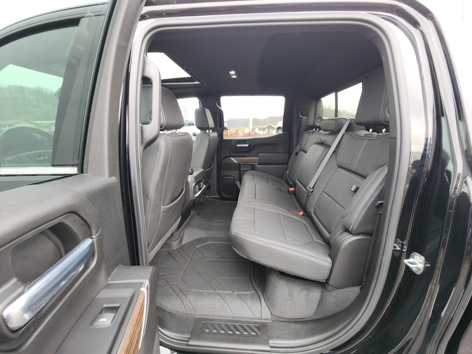Used 2022 Chevrolet Silverado 1500 High Country AWD/4WD image 23